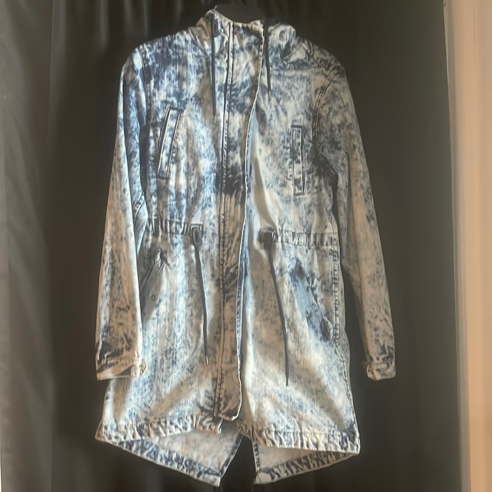 Denim wash high-low jacket